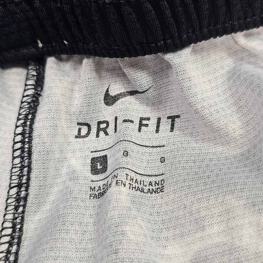 Nike Black and White Patterned Shorts Size Large - Picture 4 of 5